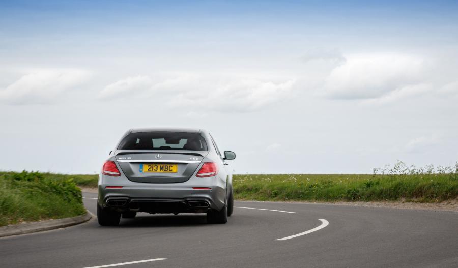 Mercedes-AMG E63 S 4Matic+ 2017 года  (UK) (фото 39 из 40)